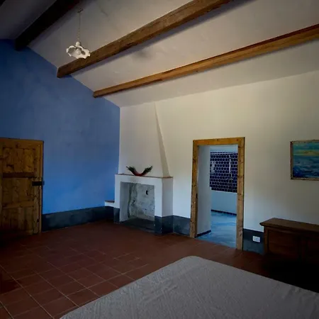 La Tana Di Lu Maccioni Farm stay